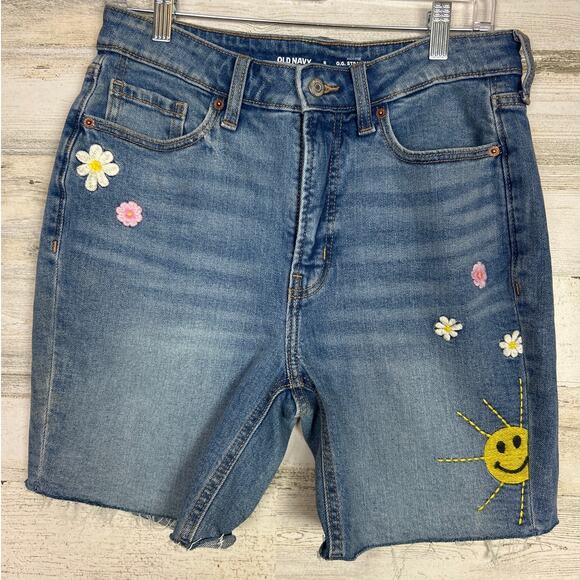 Old Navy size 8 High-Waisted Button Fly Straight Embroidered CutOff Jean Shorts - Picture 1 of 5